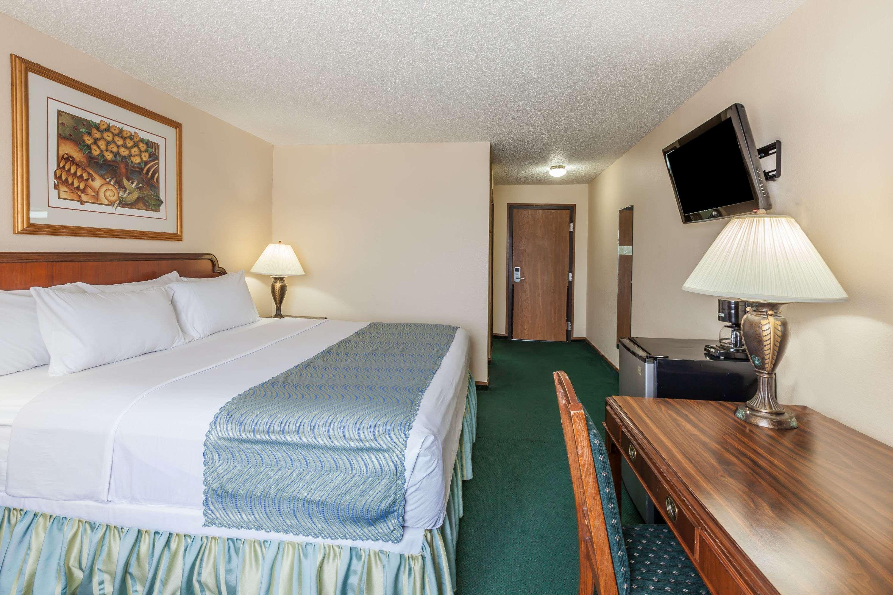 Super 8 By Wyndham Irving Dfw Airport/South Hotel Ngoại thất bức ảnh