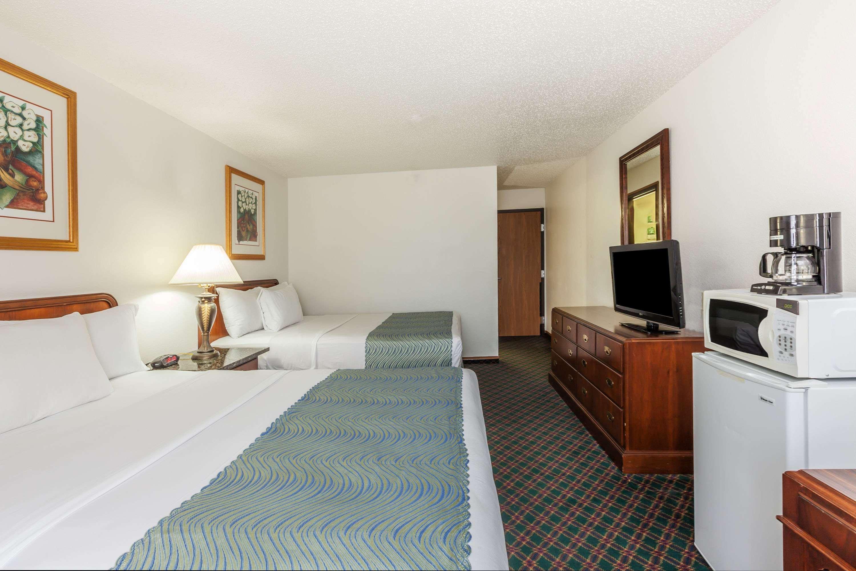 Super 8 By Wyndham Irving Dfw Airport/South Hotel Ngoại thất bức ảnh