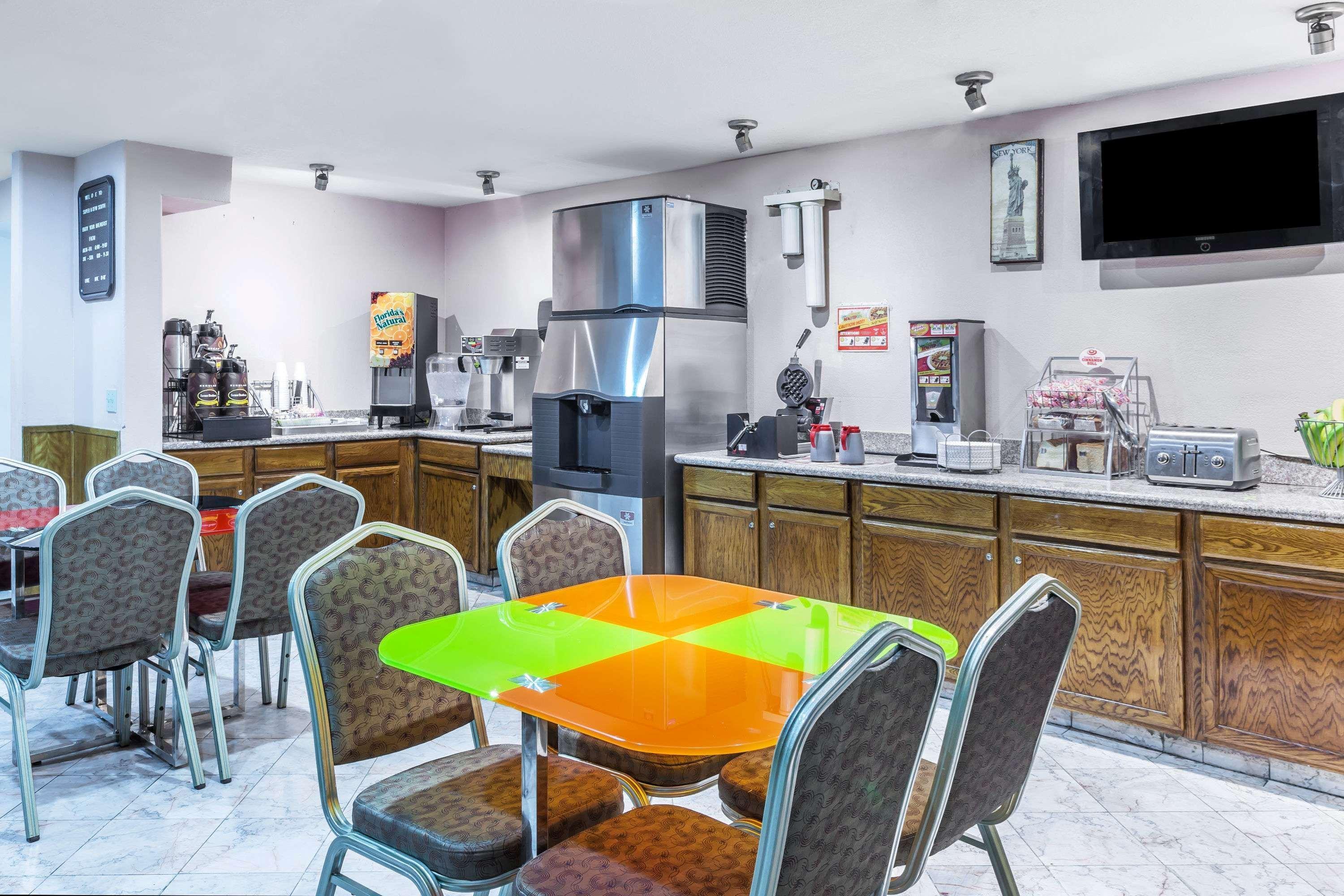 Super 8 By Wyndham Irving Dfw Airport/South Hotel Ngoại thất bức ảnh