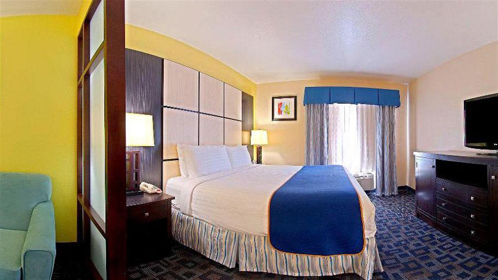 Super 8 By Wyndham Irving Dfw Airport/South Hotel Ngoại thất bức ảnh